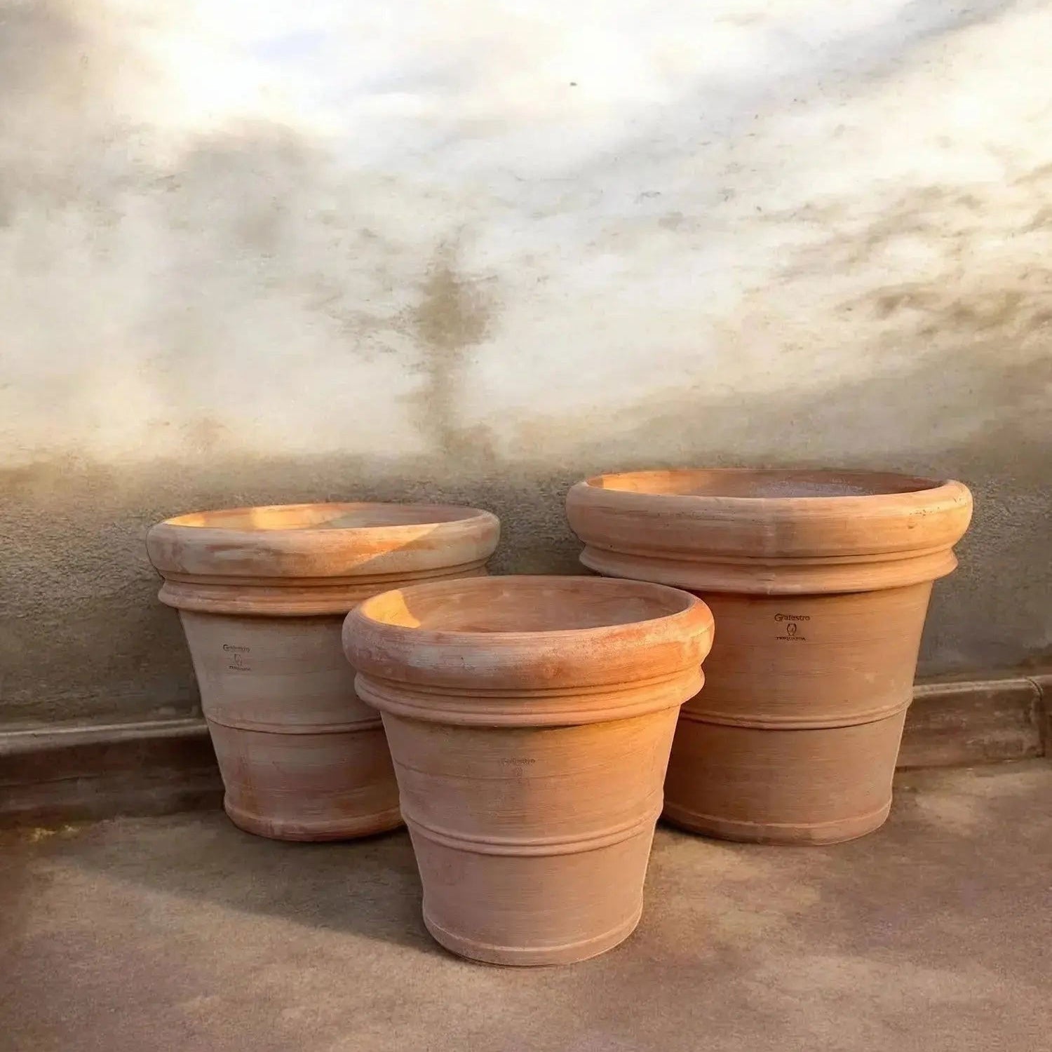 Terrakotta potter